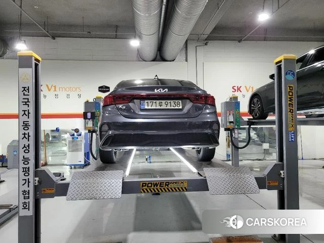 Kia The New K3 2nd generation 2022 Серый из Кореи, фото 2
