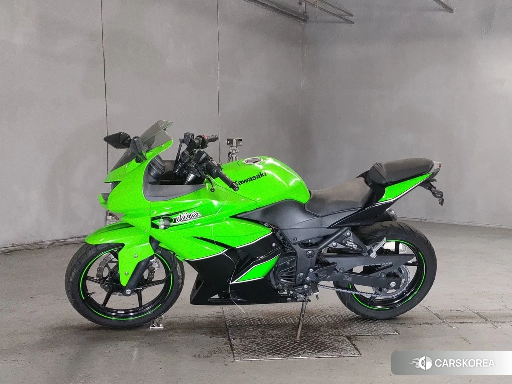 Проданный Kawasaki NINJA 250R 2011 из Японии