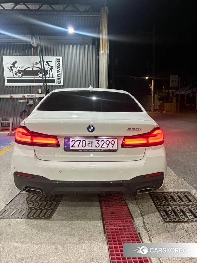 BMW 5 Series (G30) 2022 Белый из Кореи, фото 2