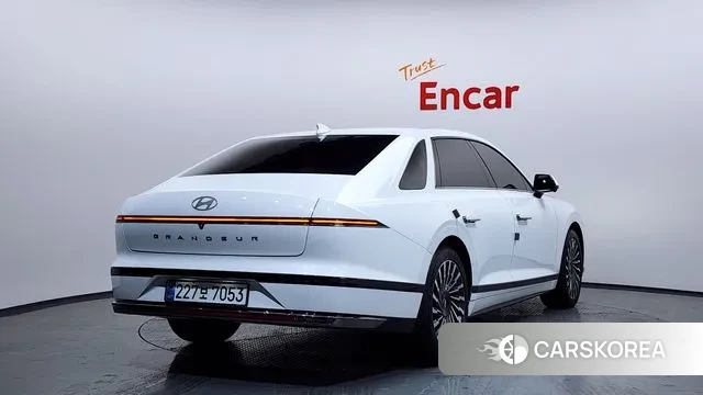 Hyundai Grandeur (GN7) id 3466991 из Кореи 12