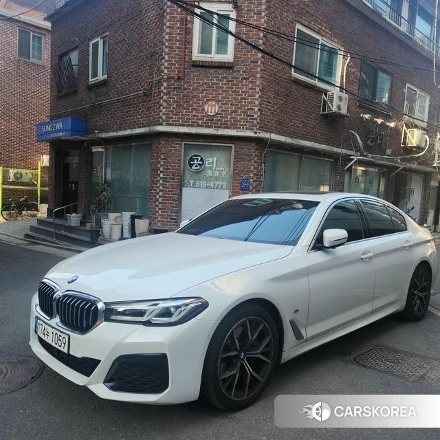 BMW 5 Series (G30) 2022 Белый из Кореи, фото 2