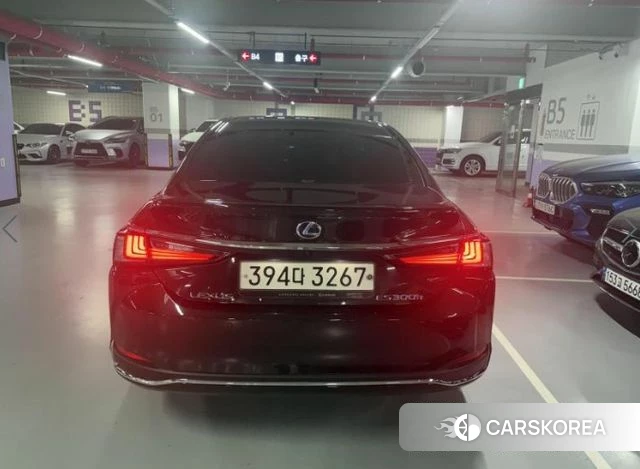 Lexus ES300h 7th generation 2021 Черный из Кореи, фото 4