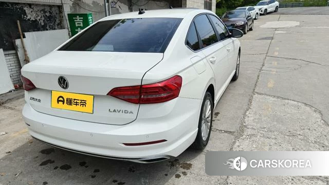 Volkswagen Lavida 2021 Белый из Китая, фото 2