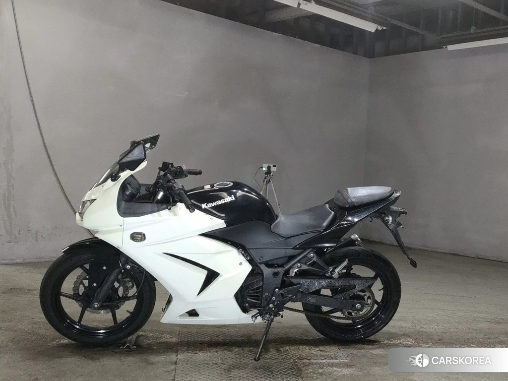 Проданный Kawasaki NINJA 250R 2010 из Японии