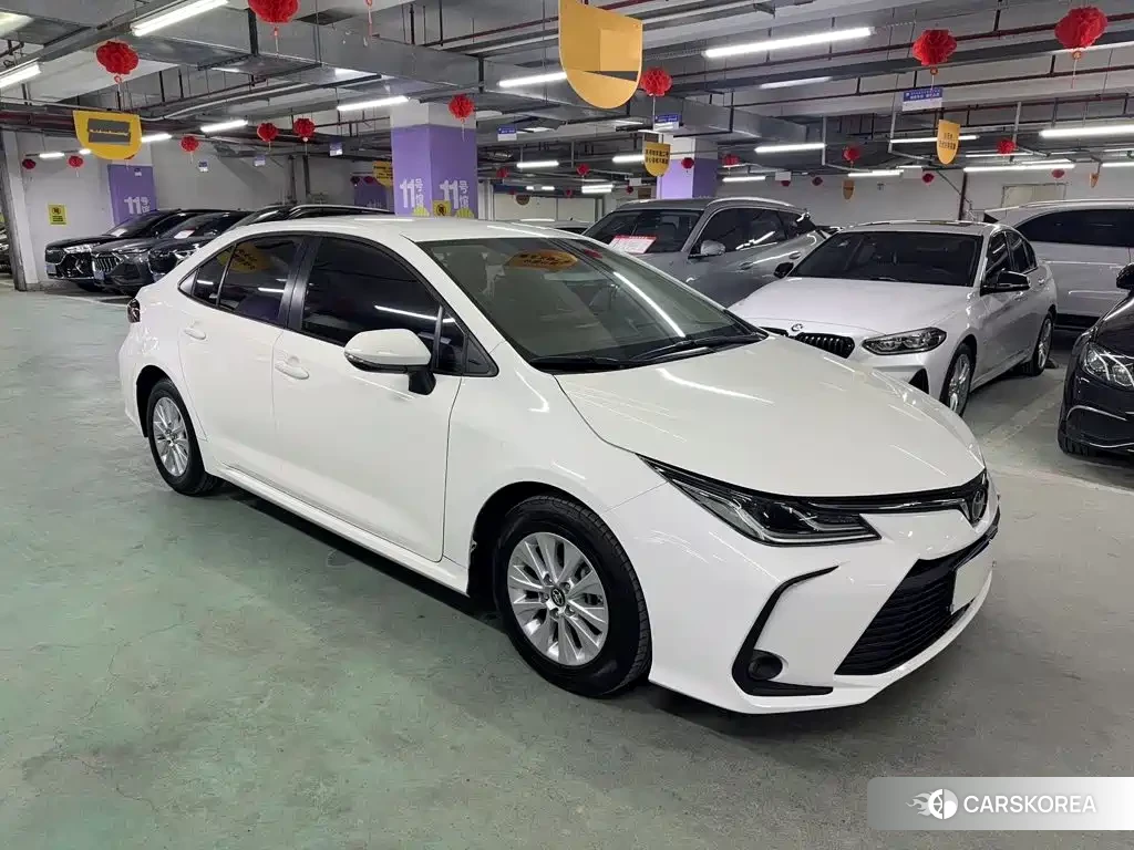 Toyota Corolla 2022 Белый из Китая, фото 2