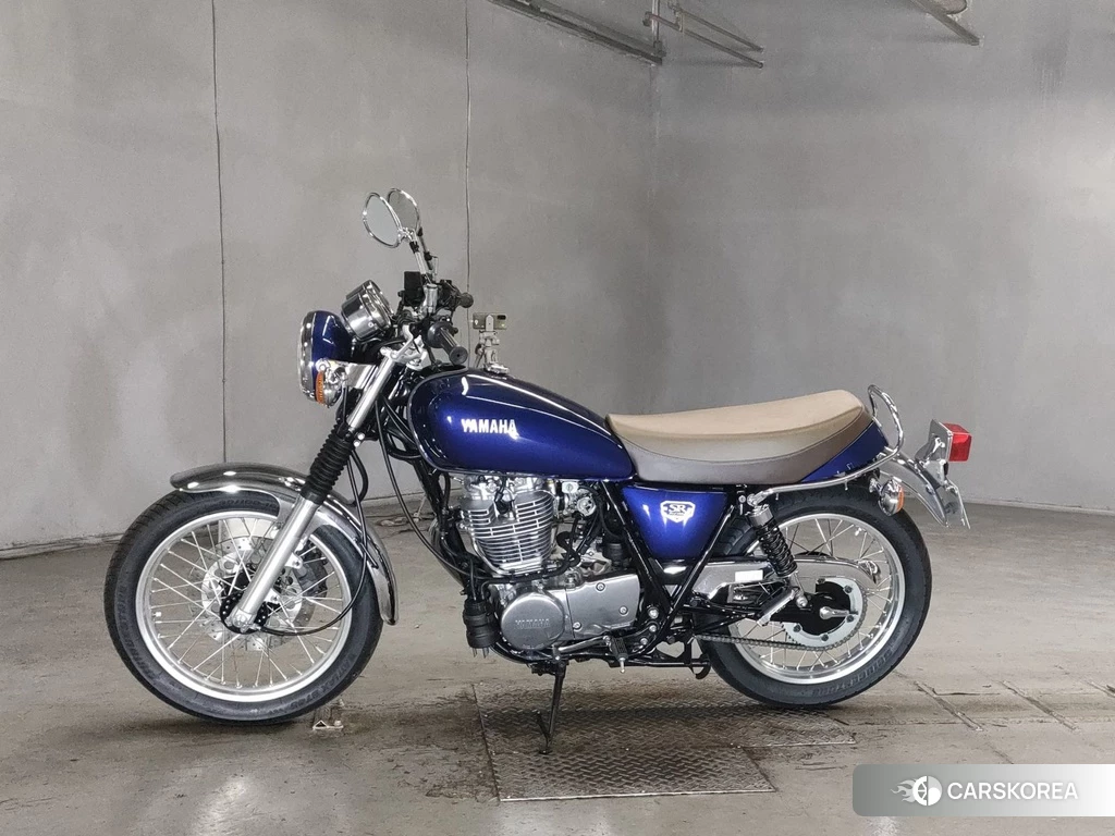 Проданный Yamaha SR 400 2021 из Японии