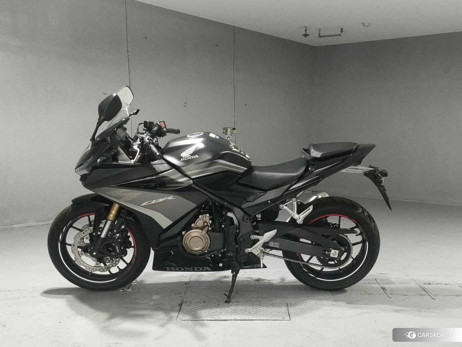 Проданный Honda CBR400R 2022 из Японии, фото 2