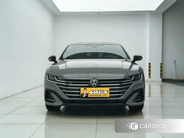 Volkswagen CC 2023 Темно-серый из Китая, фото 2