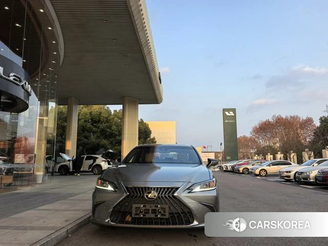 Lexus ES id 4262223 из Китая 9