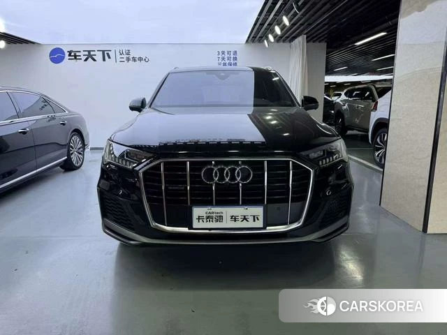 Audi Q7 2023 Черный из Китая, фото 2