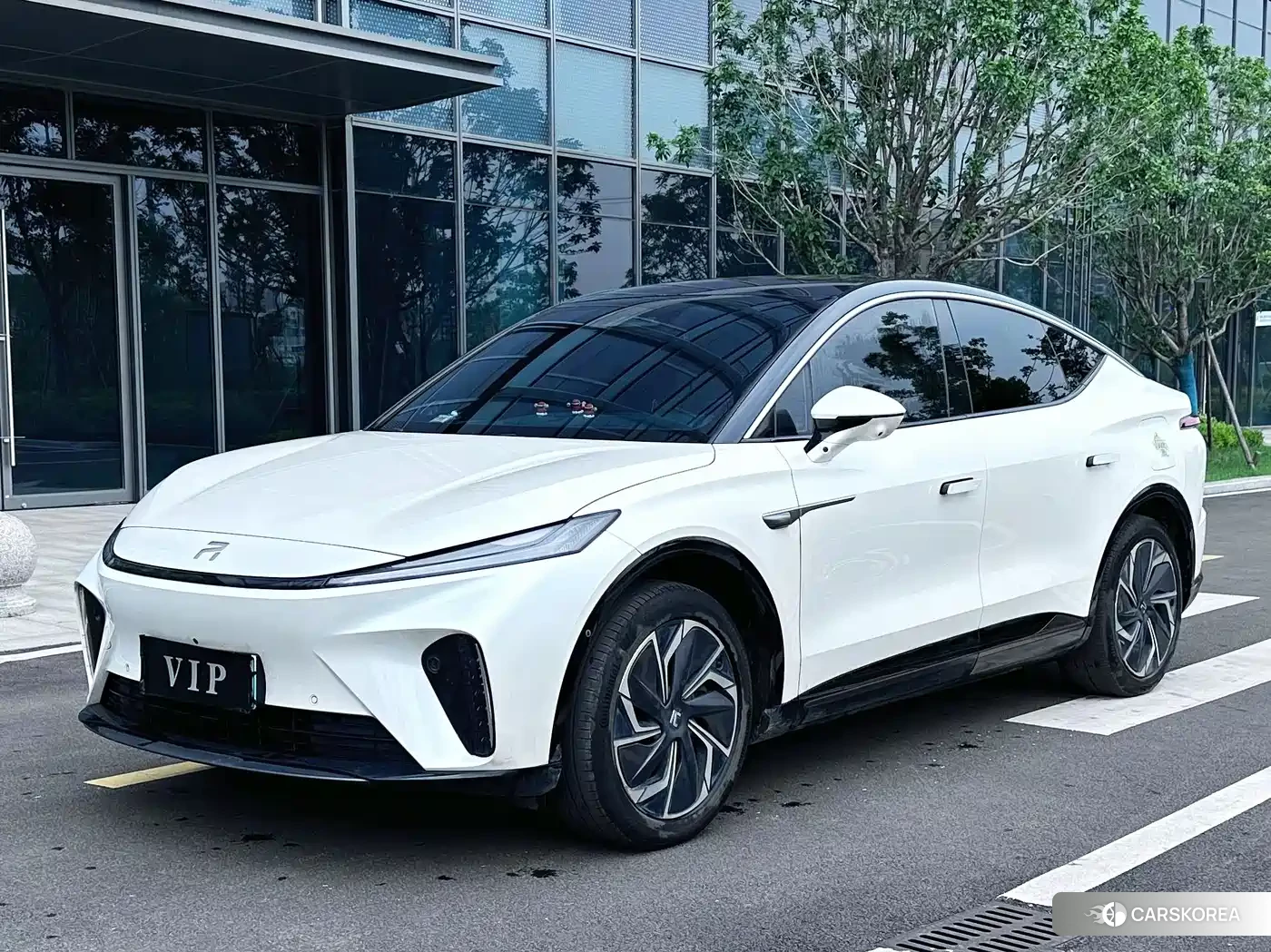 Roewe Feifan R7 2023 Белый из Китая, фото 2