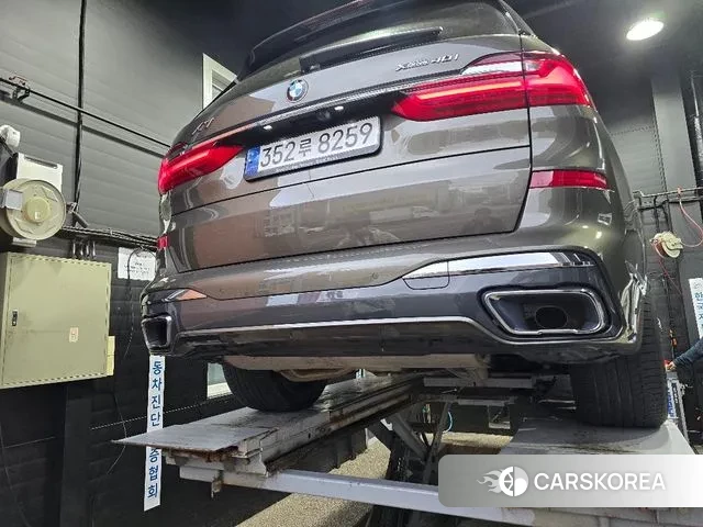 BMW X7 (G07) 2022 Черный из Кореи, фото 2