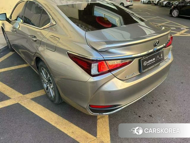 Lexus ES id 4277365 из Китая 12