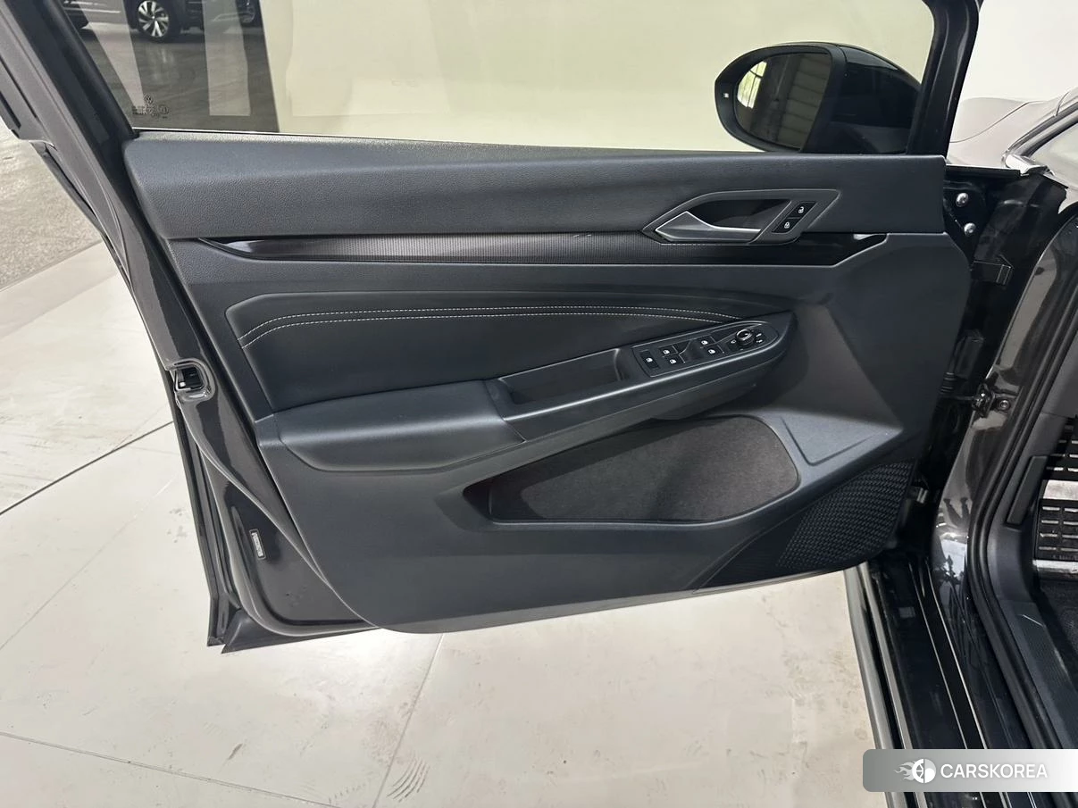 Volkswagen Golf id 4504673 из Китая 12