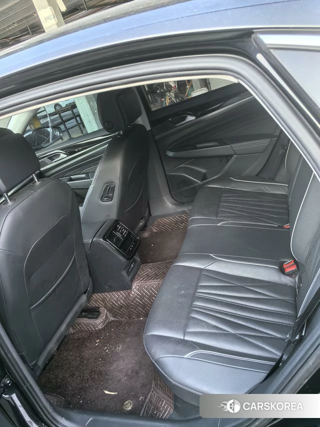 Volkswagen Passat 2022 Черный из Китая, фото 2