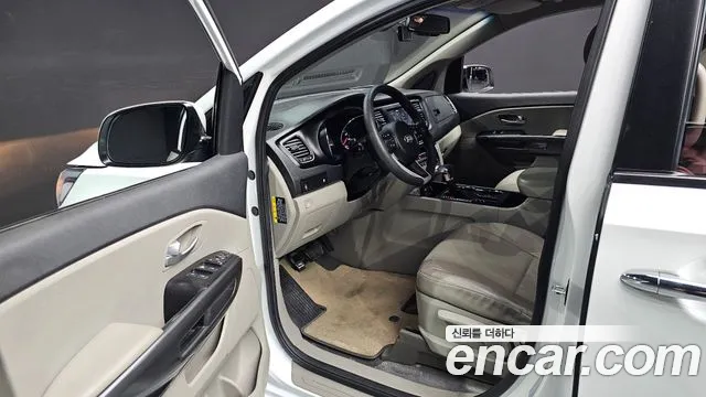 Kia The New Carnival id 2765340 из Кореи 12