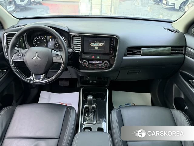 Mitsubishi  Outlander 2021 Белый из Китая, фото 4