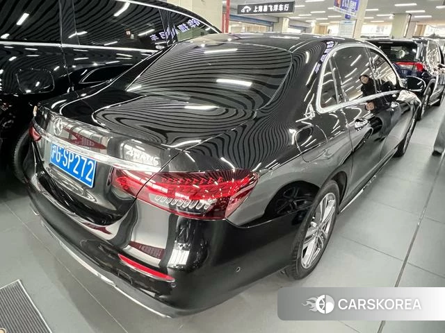 Mercedes-Benz E-class 2023 Черный из Китая, фото 2