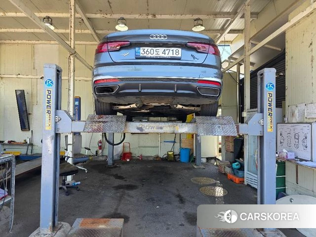Audi A4 (B9) 2021 Серый из Кореи, фото 2