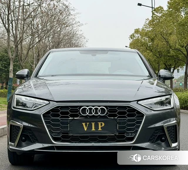 Audi A4L 2021 Темно-серый из Китая, фото 2