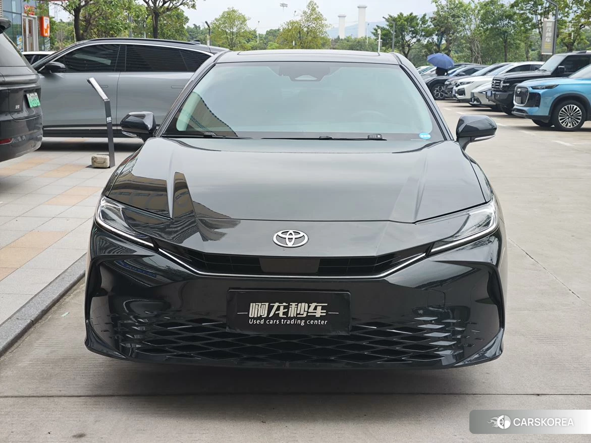 Toyota Camry 2025 Черный из Китая, фото 2