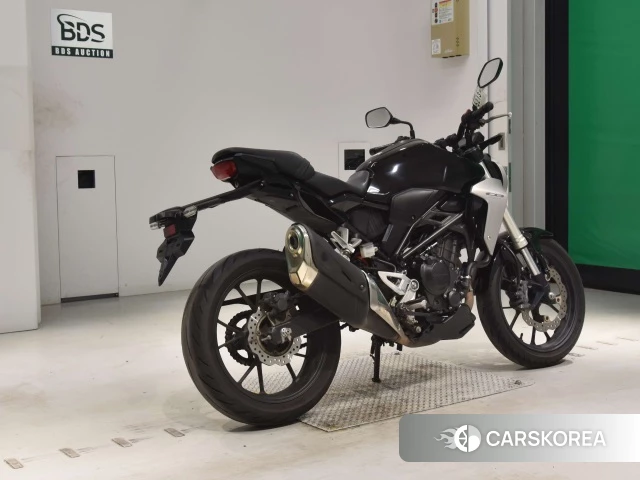 Проданный Honda CB250R 2018 из Японии, фото 2