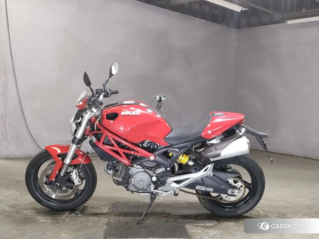 Проданный Ducati MONSTER 696 2012 из Японии, фото 2
