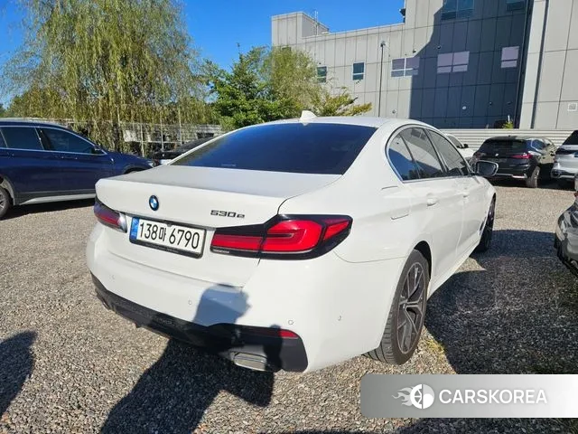 BMW 5 Series (G30) 2021 Белый из Кореи, фото 2