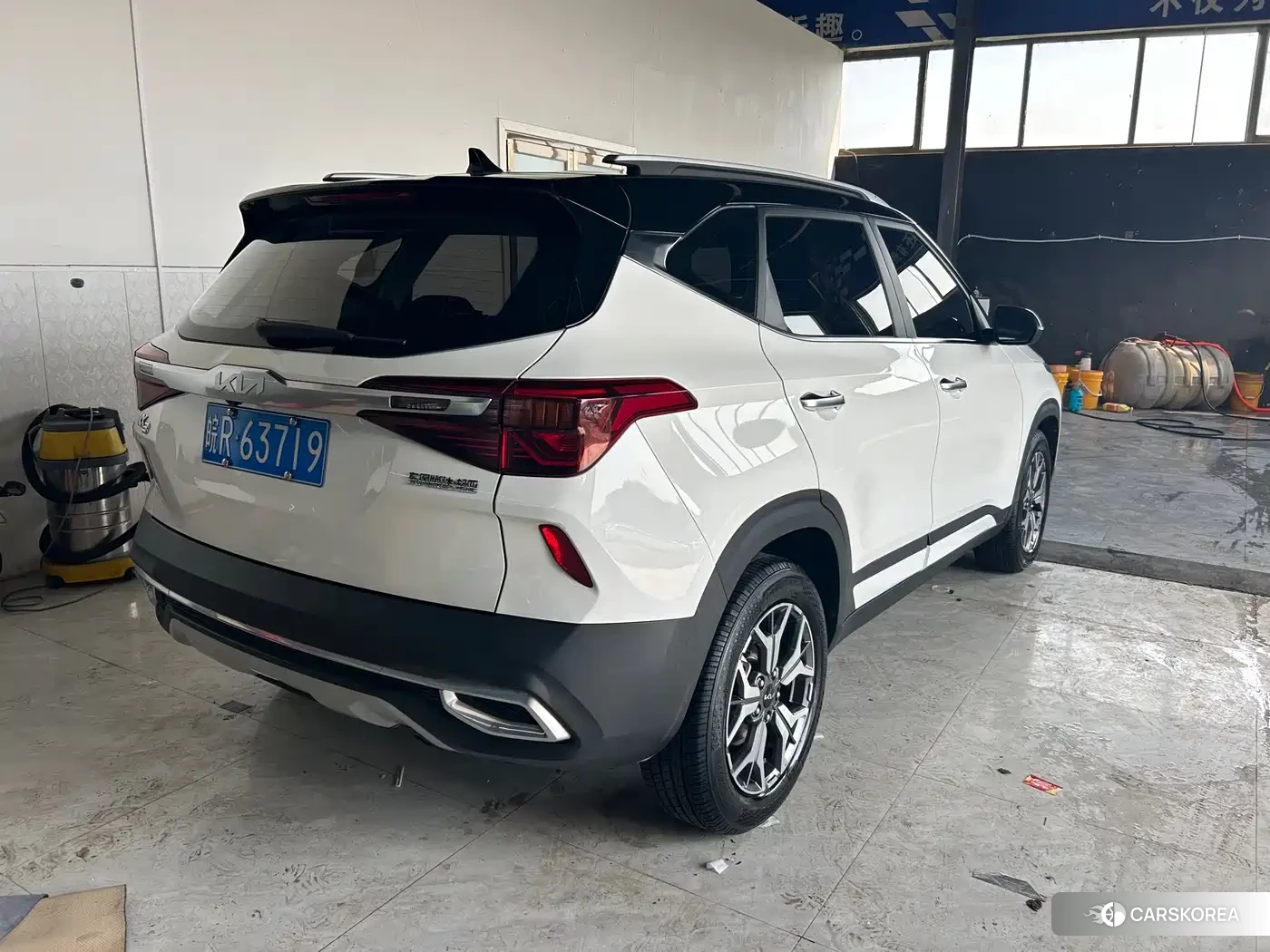 Kia KX3 proud run 2022 Белый из Китая, фото 2