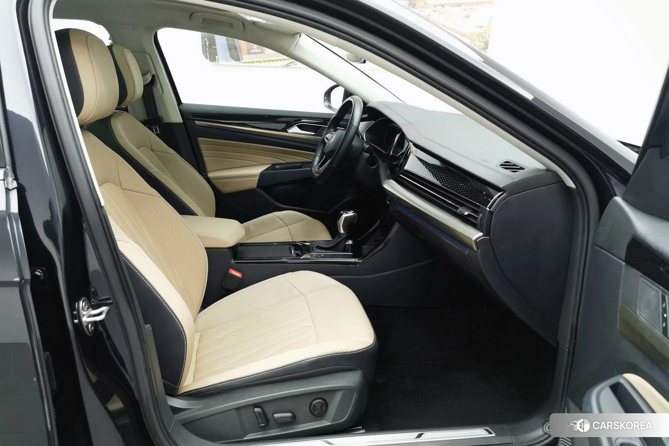Volkswagen Passat id 4420027 из Китая 12