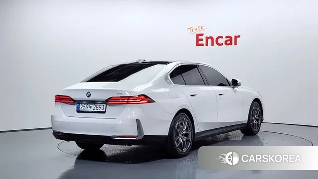 BMW 5 Series (G60) id 3555234 из Кореи 12