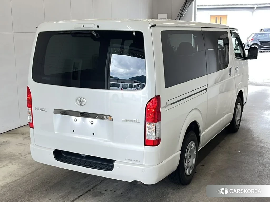 Toyota HiAce Van 2021 из Японии, фото 2
