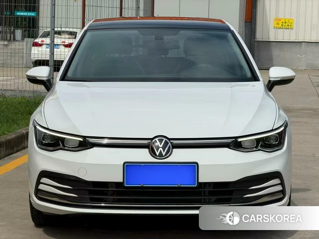 Volkswagen Golf 2024 Белый из Китая, фото 2