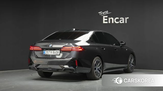 BMW 5 Series (G60) id 3850192 из Кореи 12