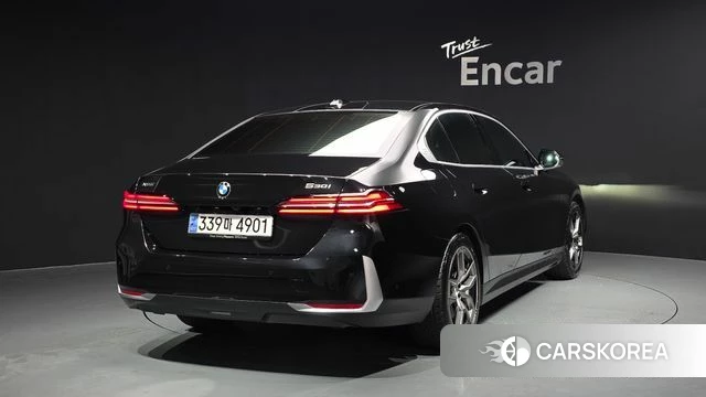 BMW 5 Series (G60) id 3838462 из Кореи 12