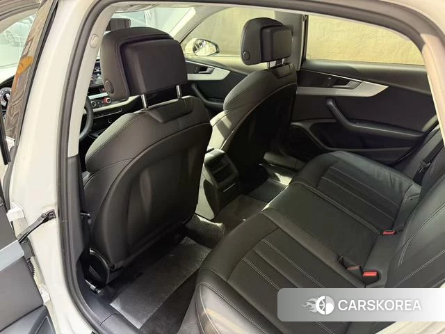 Audi A4L id 4353260 из Китая 7