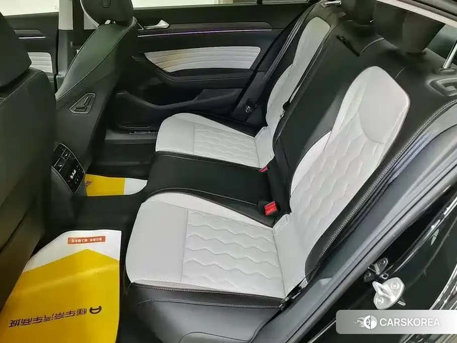 Volkswagen Magotan 2026 Черный из Китая, фото 2