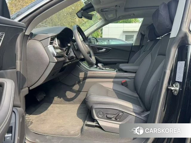 Audi Q8 2025 Черный из Китая, фото 2