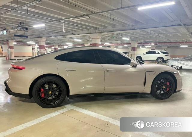 Porsche Taycan id 3811785 из Кореи 10