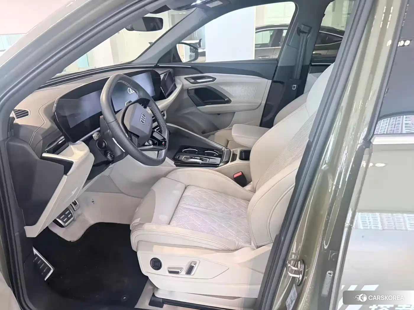 Audi Q5L 2026 Champagne/brown из Китая, фото 2