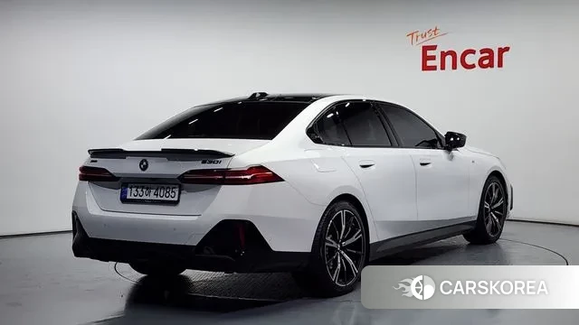 BMW 5 Series (G60) id 3015938 из Кореи 12