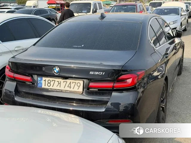 BMW 5 Series (G30) 2022 Черный из Кореи, фото 2