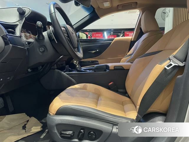 Lexus ES id 4261217 из Китая 8