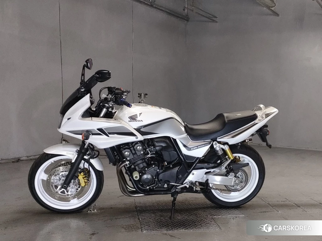 Проданный Honda CB400SF BOLDOR 2013 из Японии, фото 2