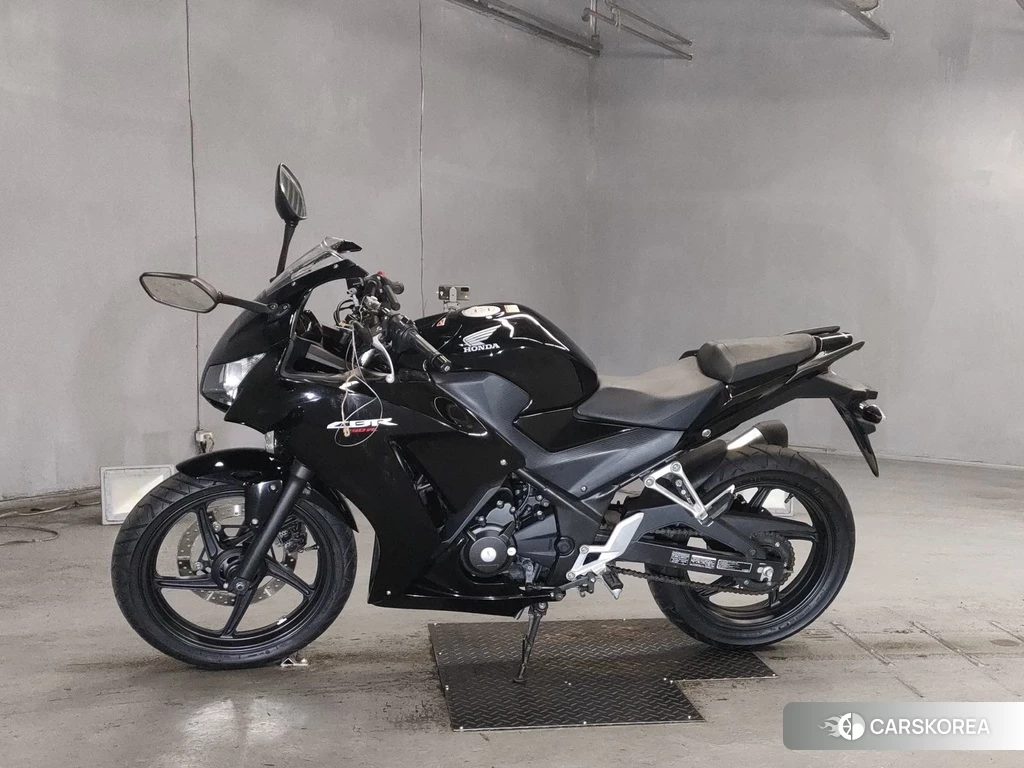 Проданный Honda CBR250R id 4171895 из Японии