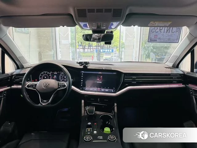 Volkswagen Touareg 2022 Темно-серый из Китая, фото 2