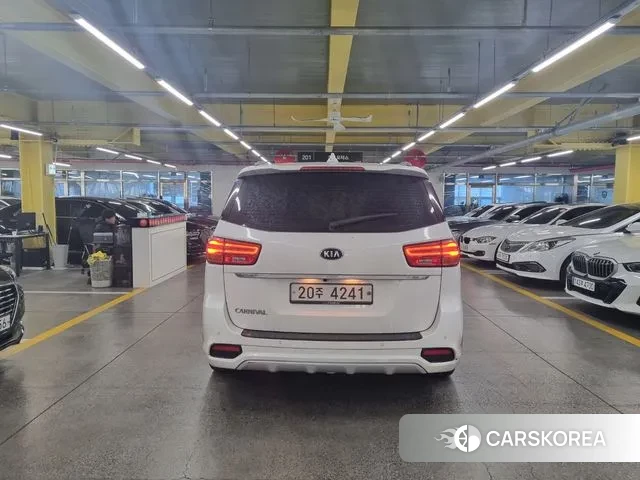 Kia The New Carnival 2018 Белый из Кореи, фото 2