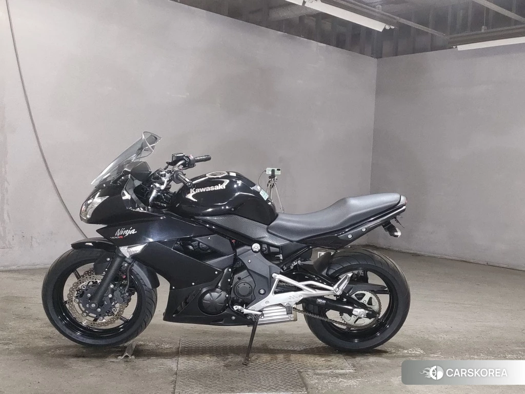 Проданный Kawasaki NINJA 400R 2011 из Японии, фото 2