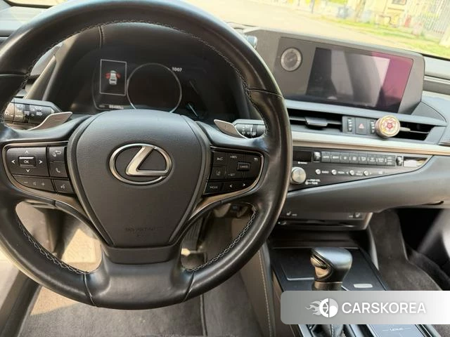 Lexus ES 2021 Серебристо-серый из Китая, фото 2