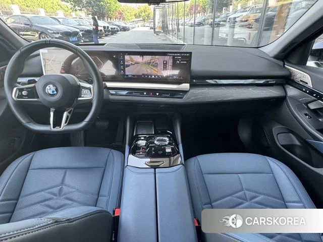 BMW 5 series 2025 Черный из Китая, фото 4